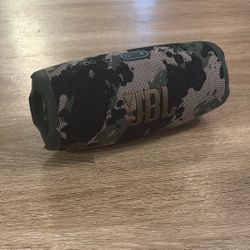 JBL Charge Camouflage Speaker