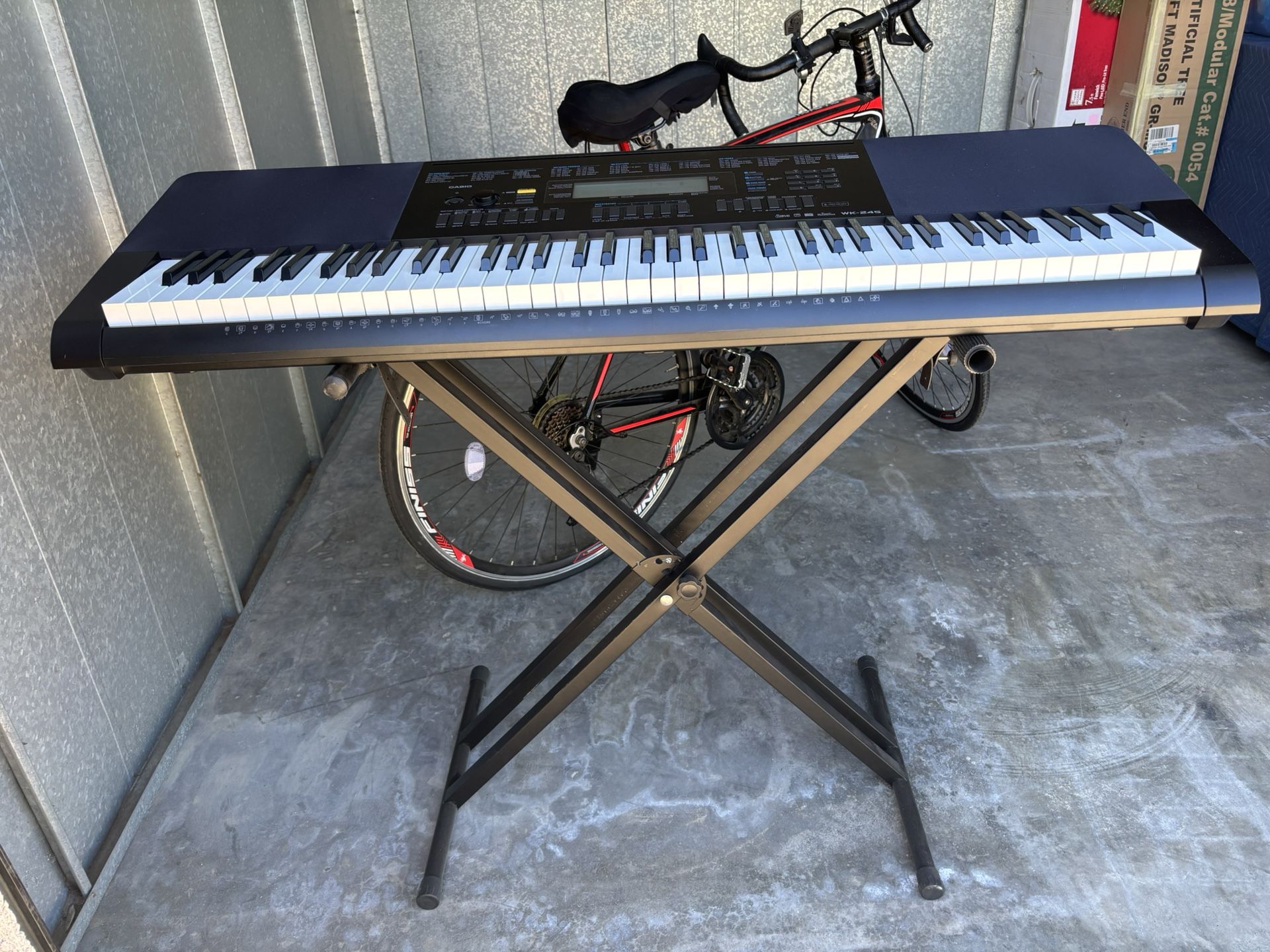 Electronic Keyboard + Stand