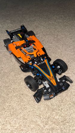 LEGO® Technic™ NEOM McLaren Formula E Race Car model set (42169)