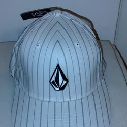  Volcom Fitted Hat (L/XL/New Hat) Asking $20 Firm on the Price 