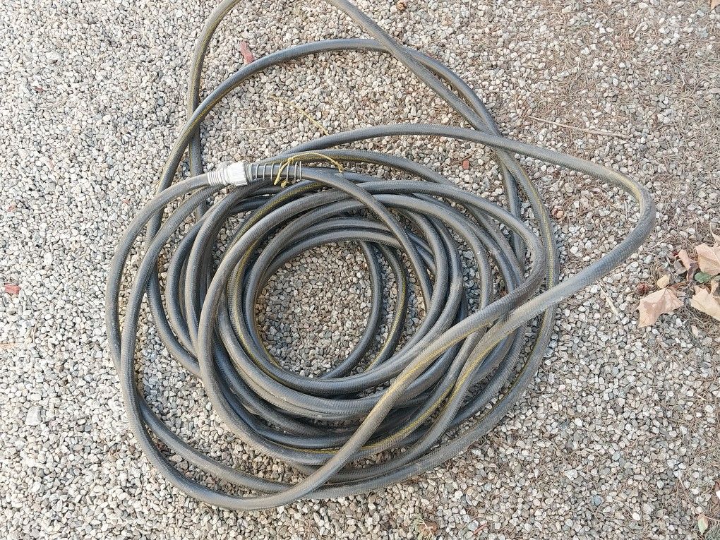 100 FT WATER HOSE for Sale in Quartz Hill, CA OfferUp