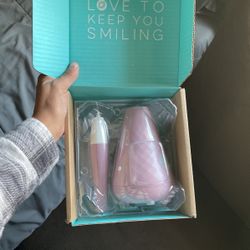 UMMA Sonic toothbrush With Sanitizer. 