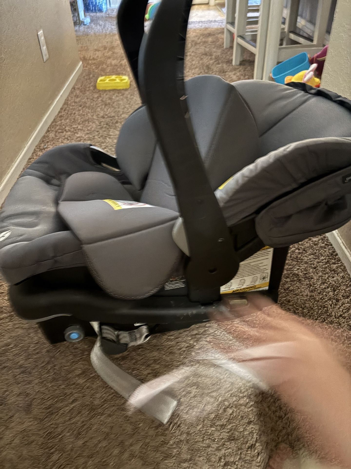 Baby Trend Car seat With Base And Inserts 