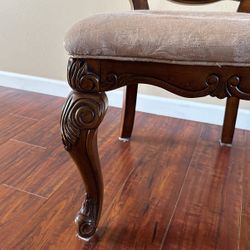 Good Condition Dining Chairs (set Of 6)