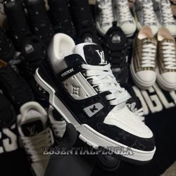 LV Trainers Size 10