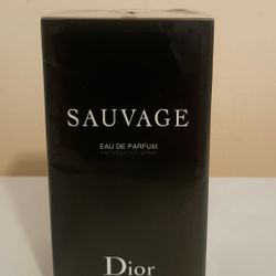 Sauvage Eau de Parfum
Eau de Parfum 