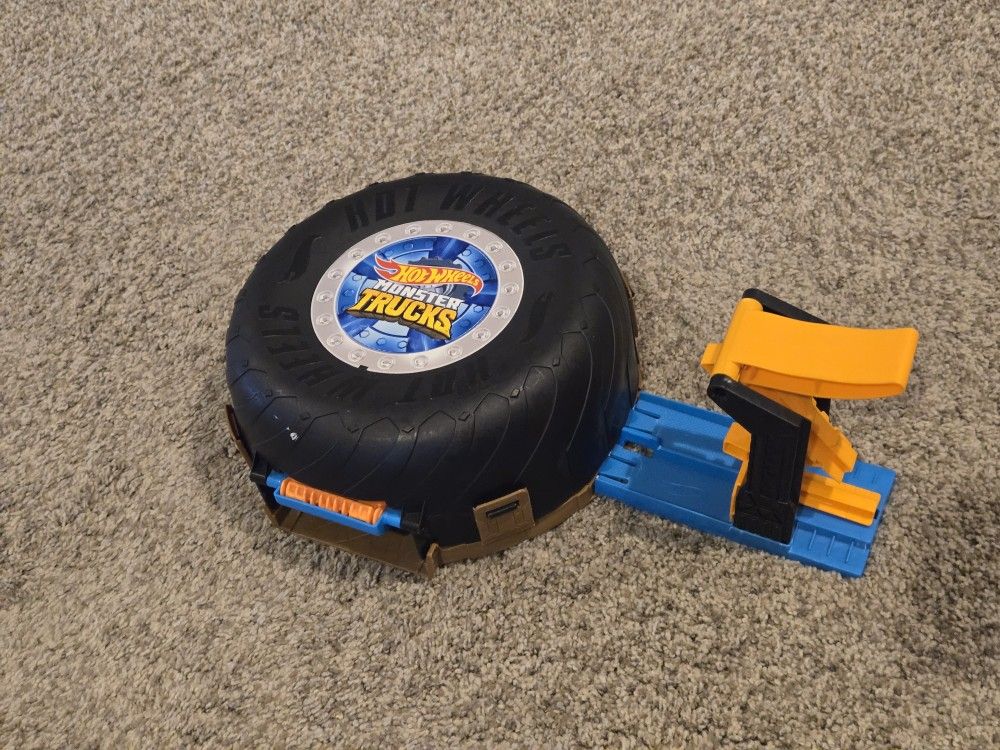 Hot Wheels Toy Monster Trucks Playset