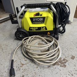 Ryobi Electric Pressure Washer 1900psi. Tested Good. You Must Pickup . Price Firm ! 