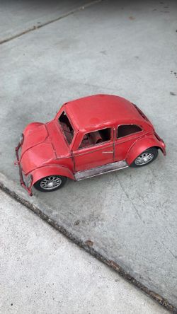 Red decorative car
