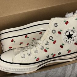 Converse - Cherry 8.5 Women’s