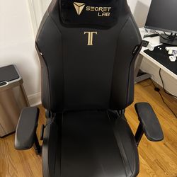Secret Labs Titan Chair - Near Columbia University