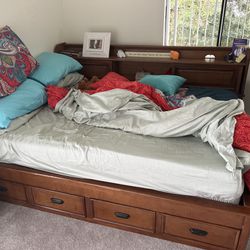Trundle/Day bed With New 6” Mattress