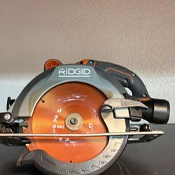 18V Cordless 6 1/2 in. Circular Saw (Tool Only)