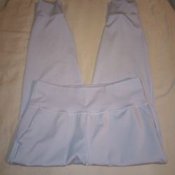 #19 • Women's Active Wear Size L • By Under Armour 