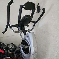 Bowflex MAX TRAINER M7