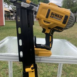 Dewalt Cordless  Framing Nailer  21 Degree