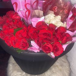 Valentines Balloons & Roses 