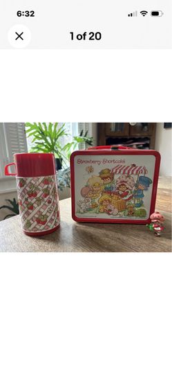 strawberry shortcake lunchbox Vintage metal strawberry shortcake lunchbox