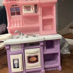 Kitchen Play Set -mint Condition 