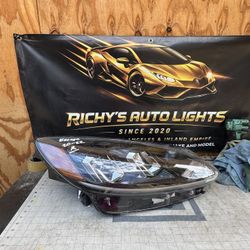 Ford escape RIGHT USED OEM HEADLIGHT (2020-2022)