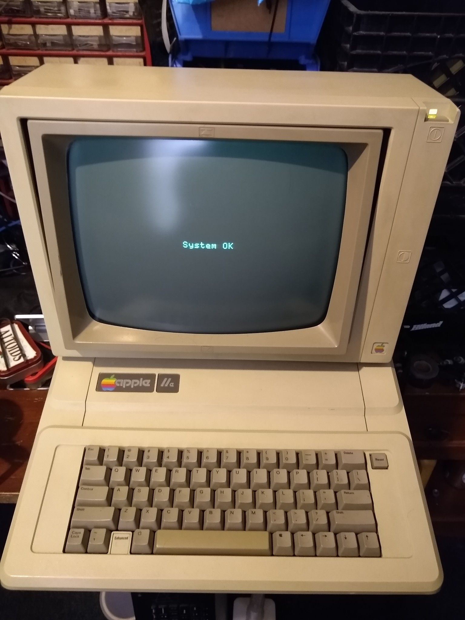 Vintage Enhanced Apple 2e (//e)