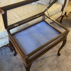 Vintage disciply table