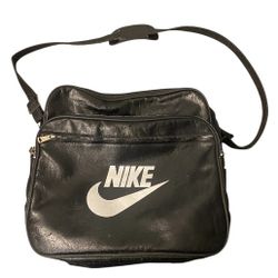 Vintage/Rare 1981’ Nike Leather Track Finalist Promo Bag