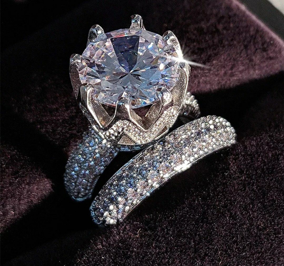 Wedding ring/ engagement ring