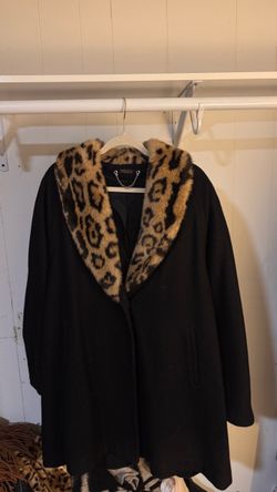 Vintage Worthington Black Coat with Leopard-Print Collar – USA Made