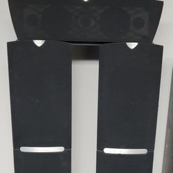 RARE PHILL JONES VI SERIES. HIGH END SURROUND SOUND SPEAKERS. 2-FRONT VI-630. 1- CENTER 2-REAR VI-420. 
MSRP $3000+
SELLING FOR $495.00 O.B.O 