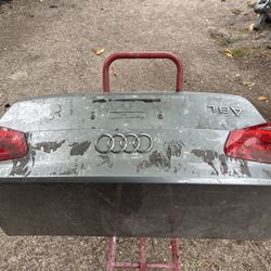 Audi A8 Trunk