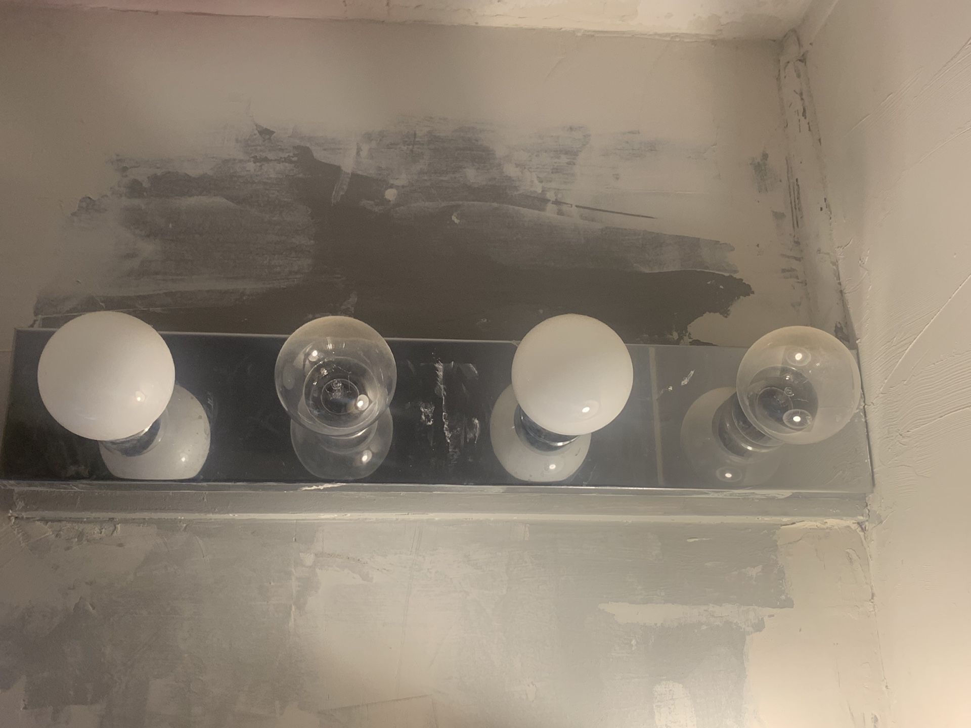 Bathroom light fixture