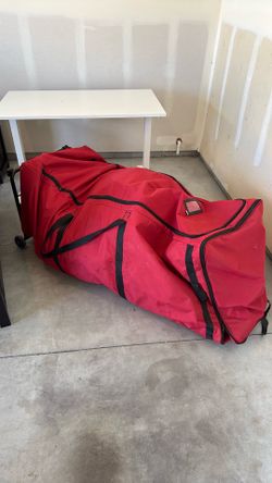 FREE Christmas Tree. 8’