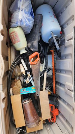 Huge estate/yard sale 9/1526