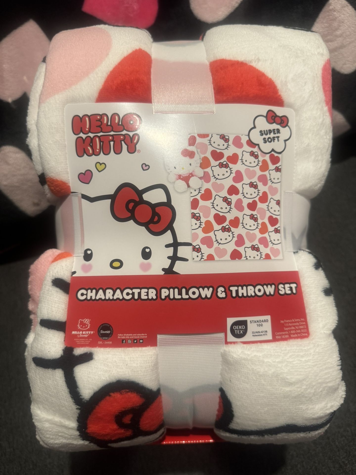Hello Kitty Valentine CHARACTER PILLOW & THROW SET