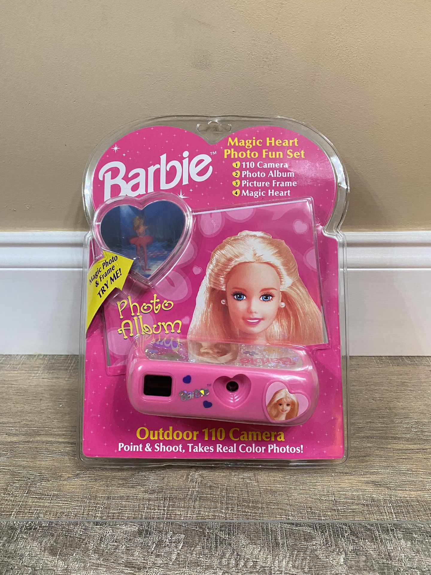 1995 Barbie Magic Heart Photo Fun Set By Mattel