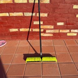 Lawn Garden Brush