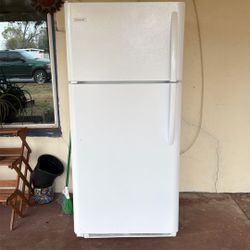 Frigidaire Refrigerator 