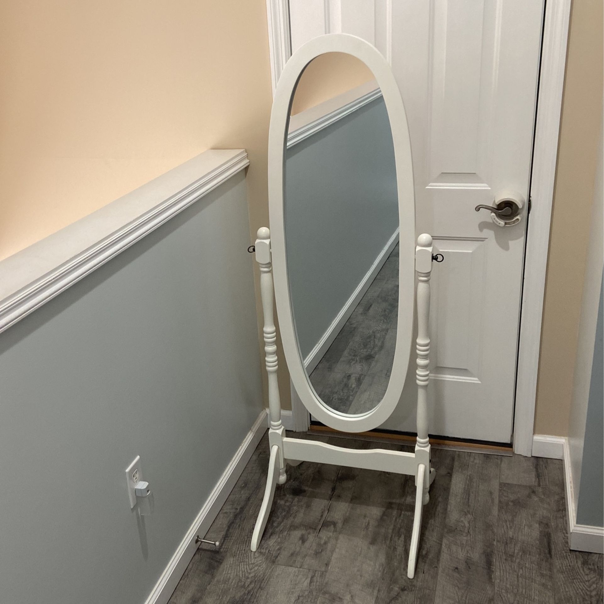 Mirror, Free Standing