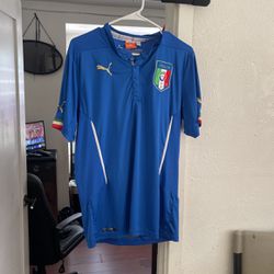 Italy  🇮🇹  T Shirt Size L 