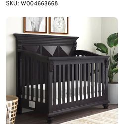 Baby Crib 4 In One. 
