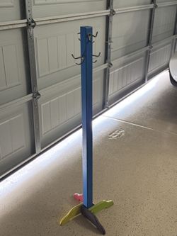 Kids backpack rack