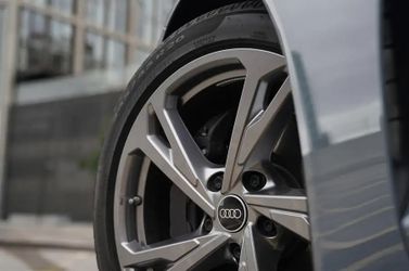 OEM Audi 20” Wheels & Pirelli Tires – Near New Condition! For Audi E-Tron, Q8, SQ8, RSQ8, A6, A7, Q5!