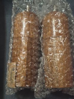 Salt & pepper grinder set