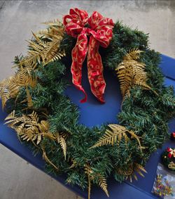 20" Build Your Own Wreath with Accessories