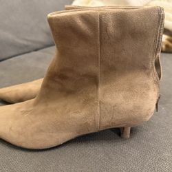 Barbie Tahari Kitten Boots With Heal