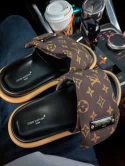 Louis Vuitton pool sandal  price is set as requested