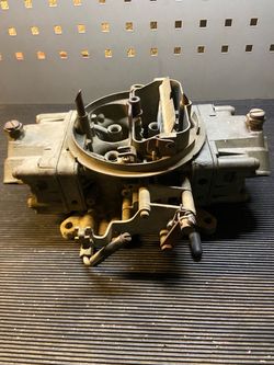 Holley 660 center squirter