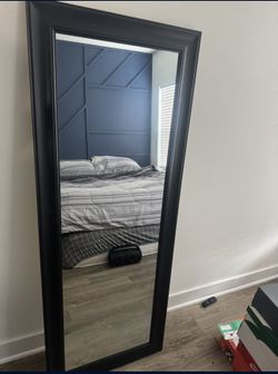 Stand Up Mirror 