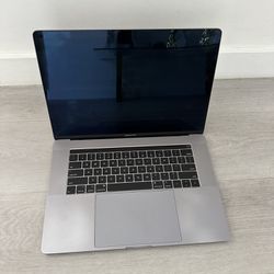 Selling MacBook Pro model A1707 for parts, perfect 15.6-inch screen